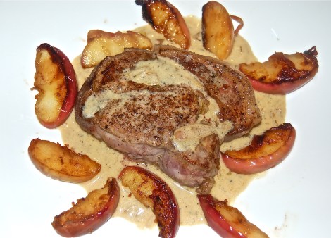 Rib Pork Chop with Mustard Sauce & Apples